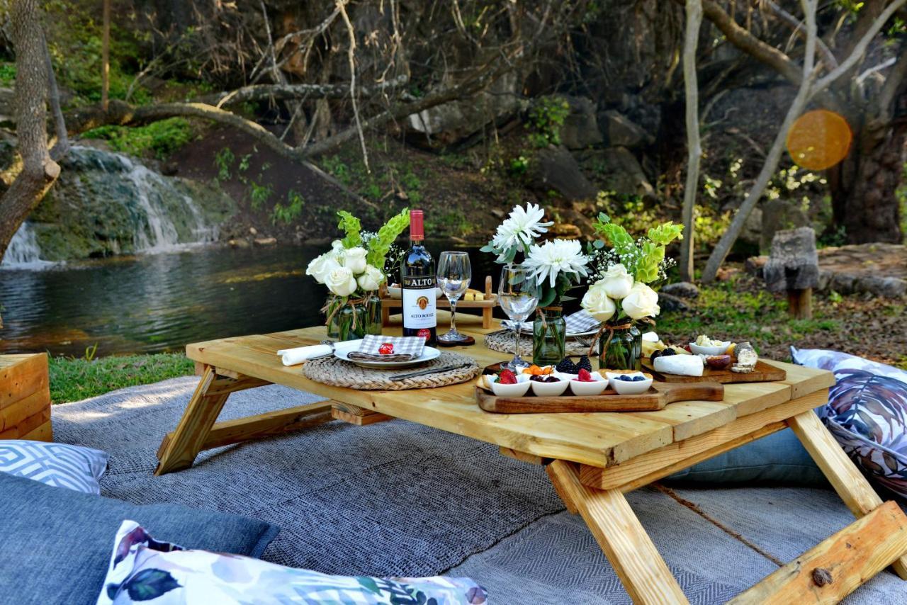 Thanda Manzi Country Hotel 켄투리온 외부 사진
