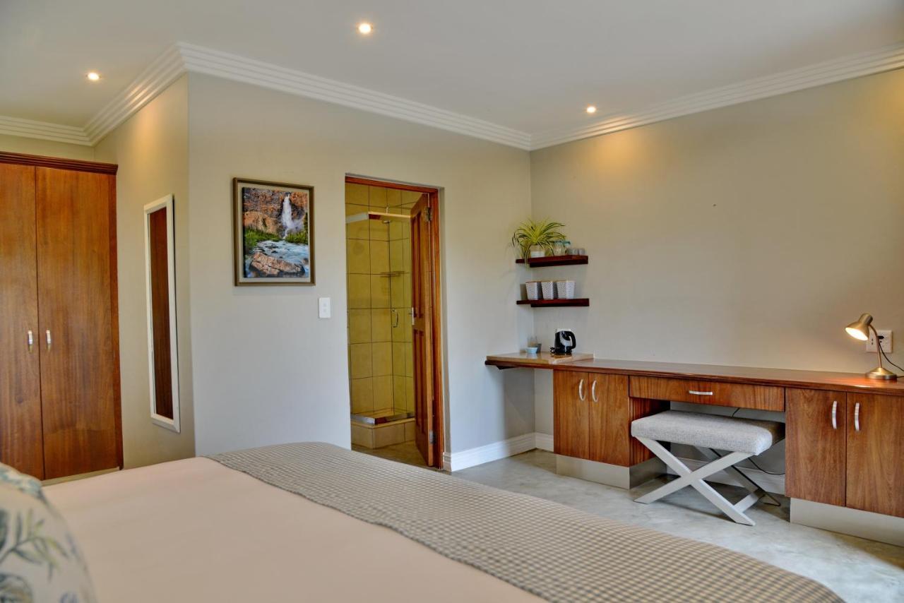Thanda Manzi Country Hotel 켄투리온 외부 사진