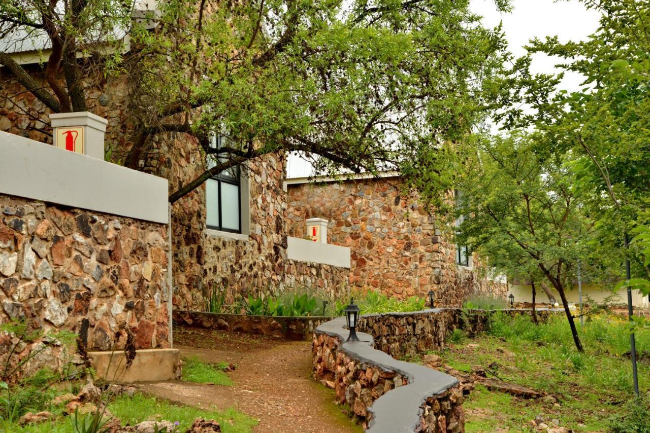 Thanda Manzi Country Hotel 켄투리온 외부 사진