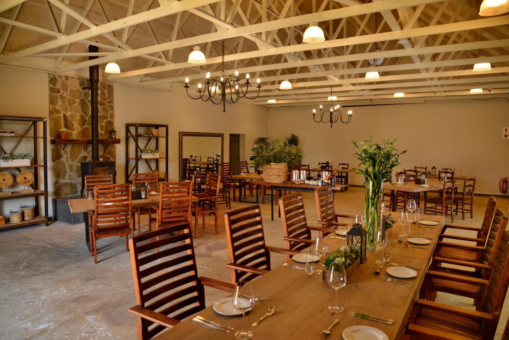 Thanda Manzi Country Hotel 켄투리온 외부 사진
