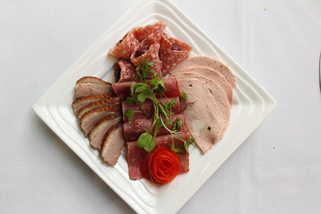 Thanda Manzi Country Hotel 켄투리온 외부 사진